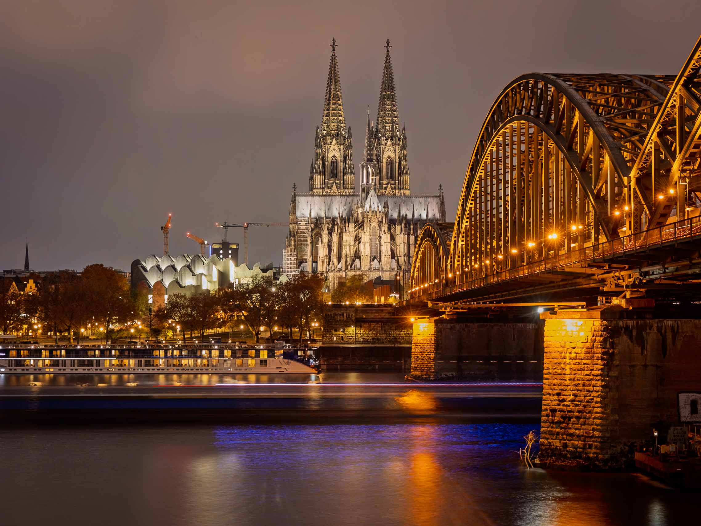 Kolner Dom at night